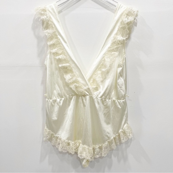 Marshall Field’s Lace Trim Deep V-Neck V-Back Teddy Intimate Lingerie Ivory - Picture 1 of 6